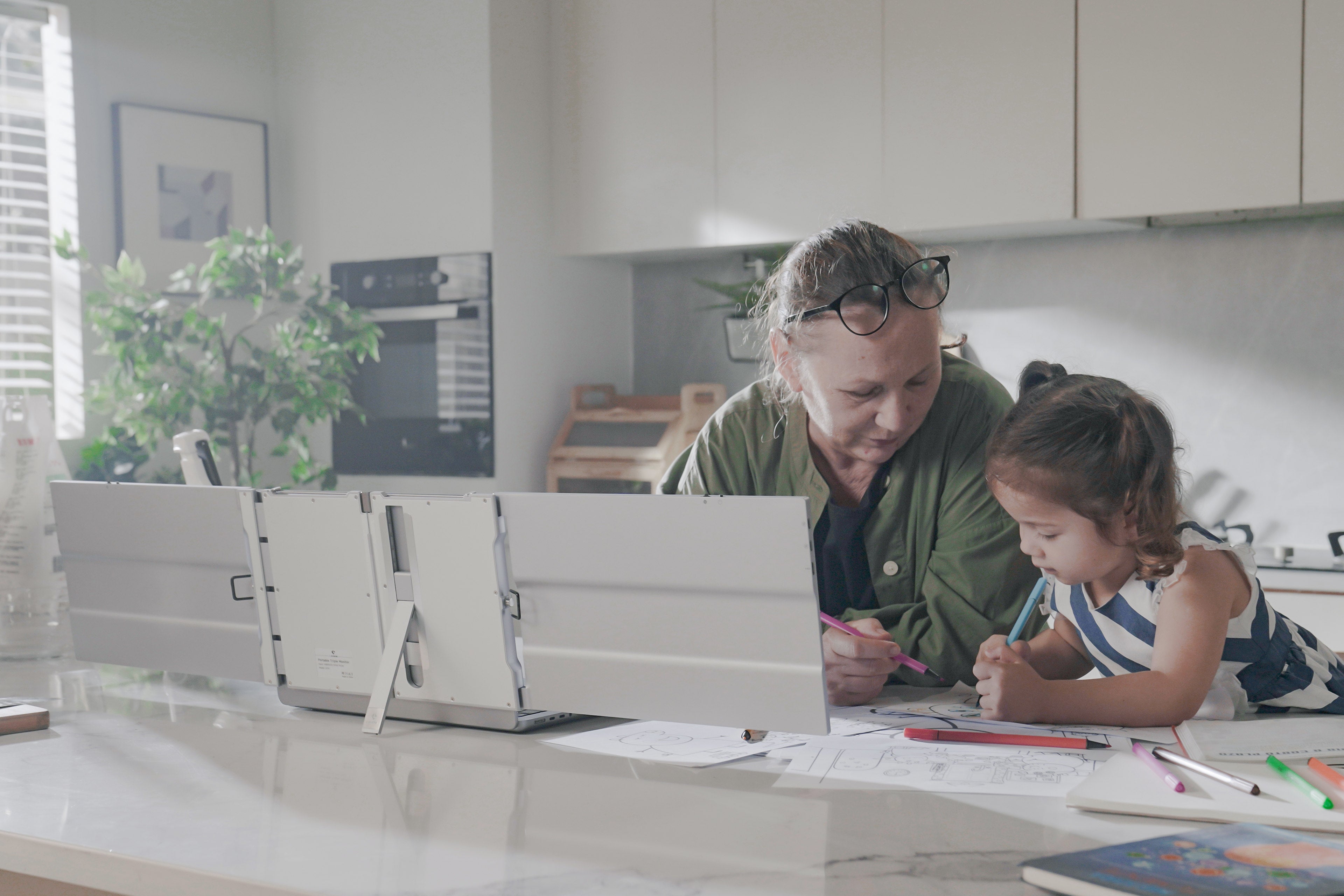 Turn Your Laptop Into A Mobile Workstation: Meet, Work Anywhere – Llimink